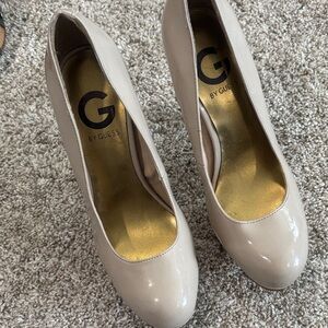 👟 3/$10 - G by Guess Glossy Cream Heels